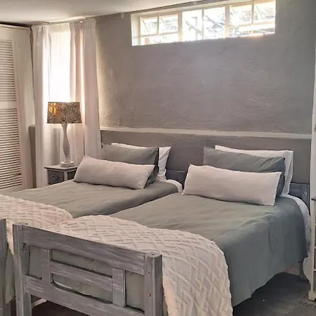 Giraffe Self Catering Cottage Mbombela Exterior photo