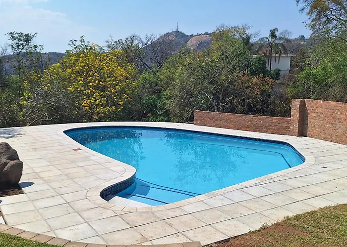 Giraffe Self Catering Cottage